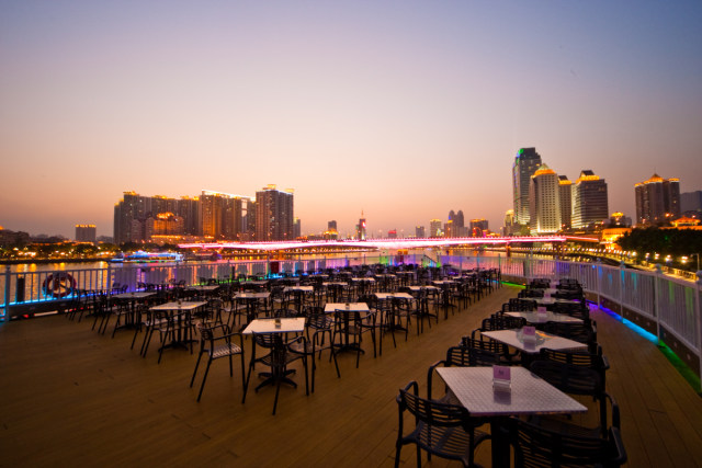 广州珠江夜游夜茶,广州夜游珠江船上美食