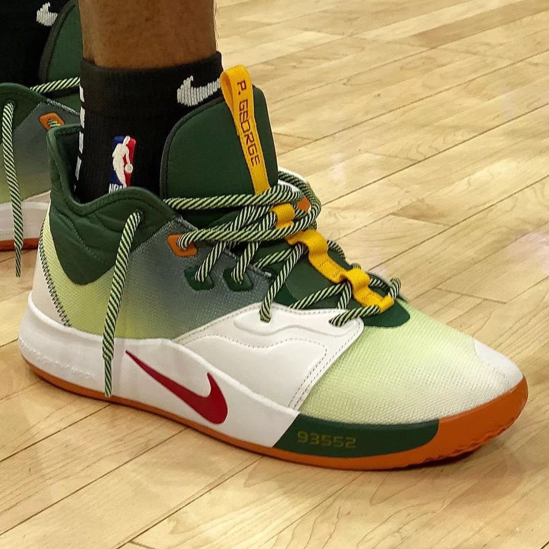 詹姆斯21代篮球鞋nba球员上脚,nba球星上脚球鞋詹姆斯18low