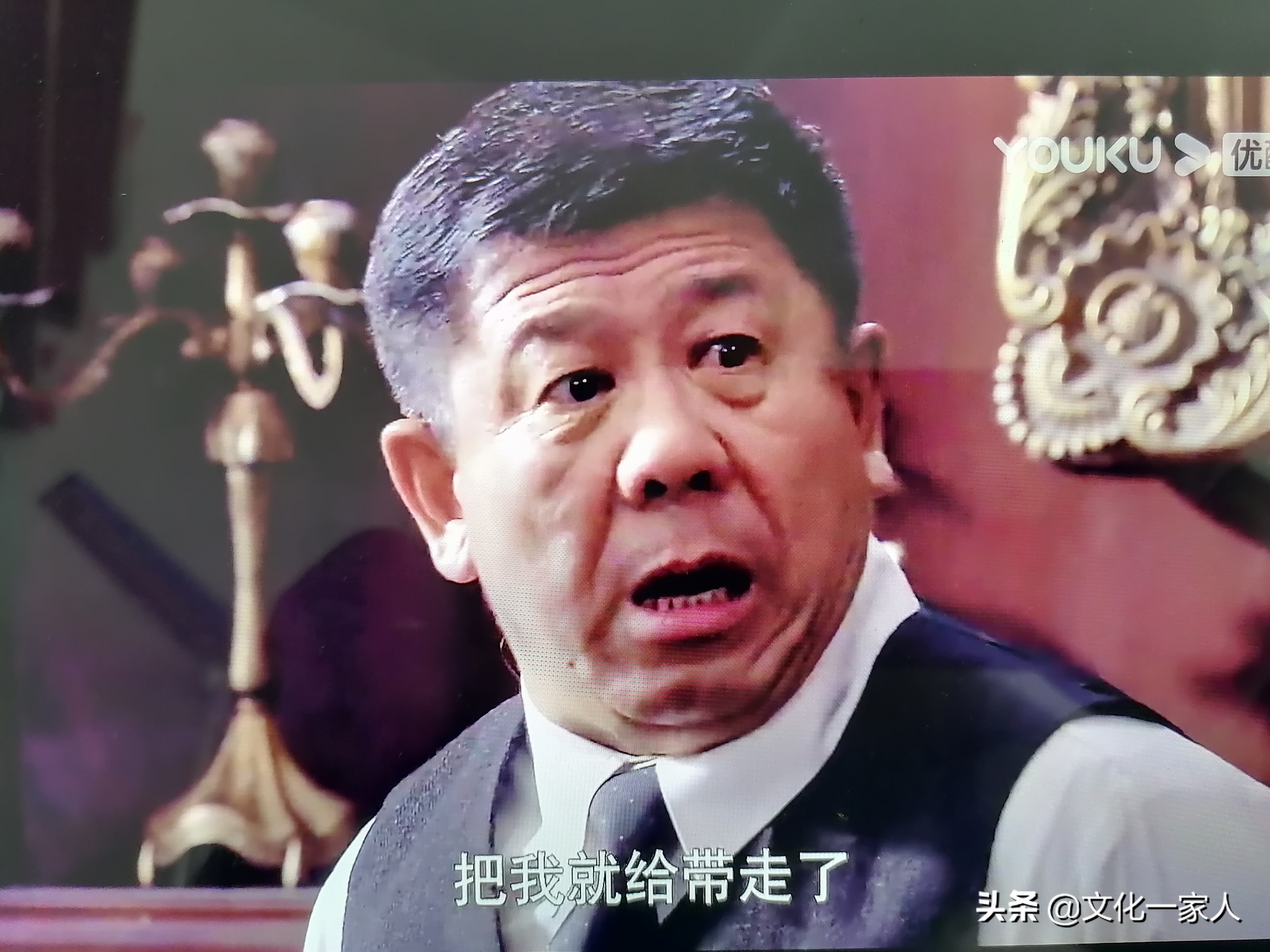 《悬崖》：一场敌中有我，我中有敌，斗智斗勇命悬一线的生死较量