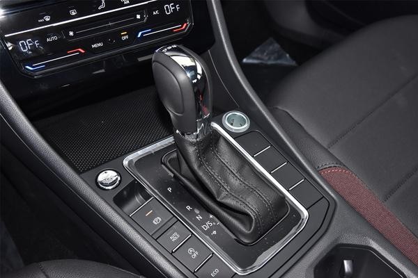 卡罗拉和宝来底盘对比,大众宝来1.5l和卡罗拉