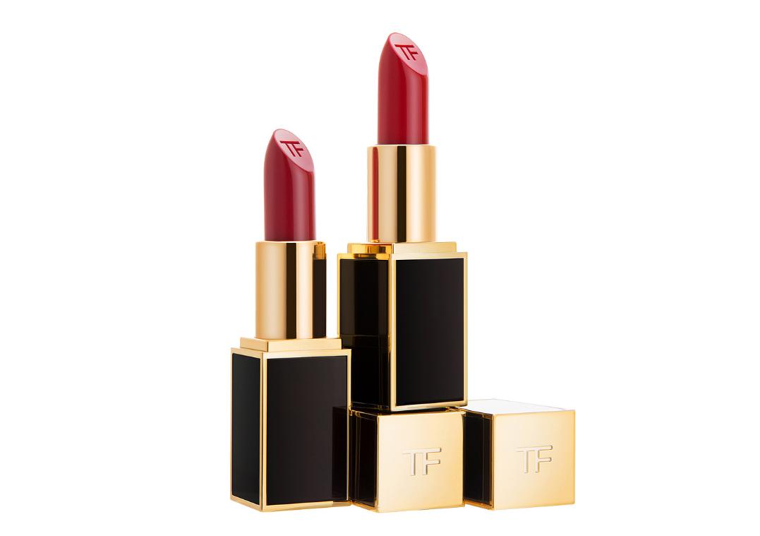 tf口红被用成月牙形状,tf口红是真是假