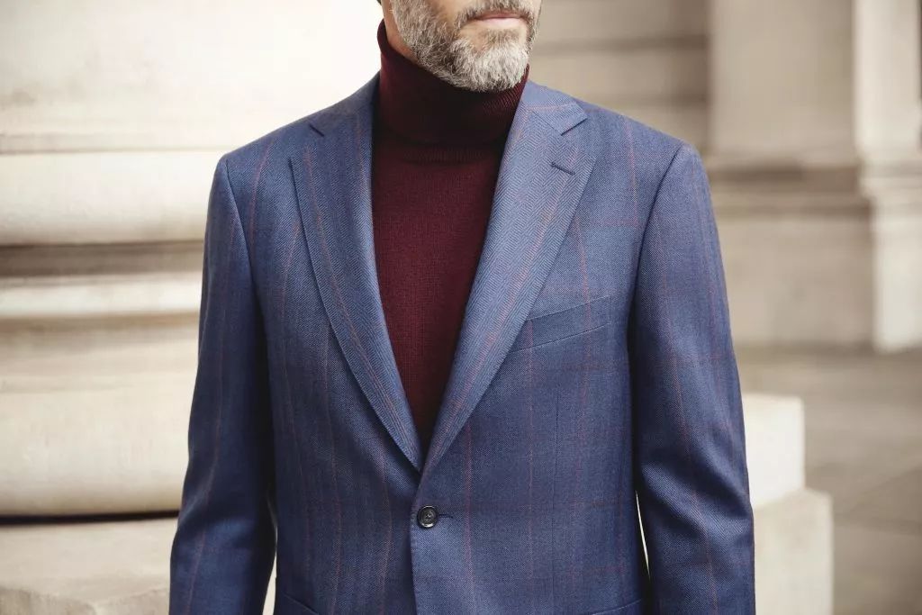 秋冬西服的品质感一半体现在面料