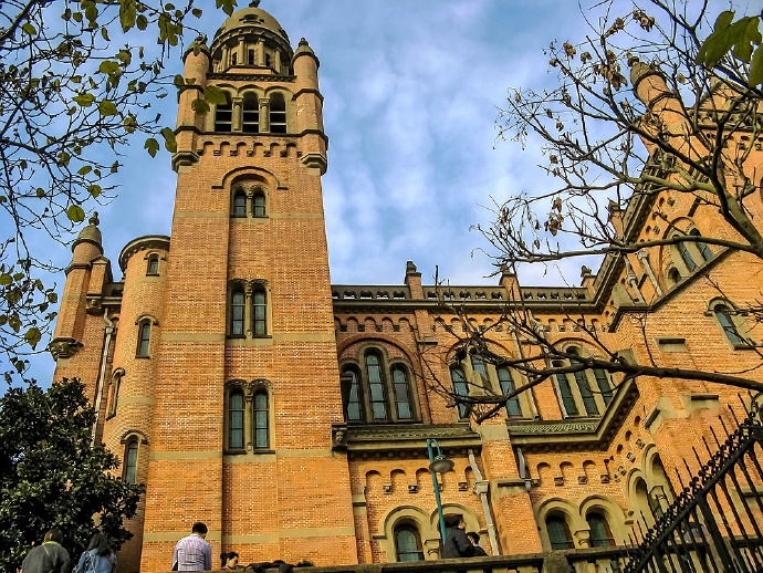 上海西佘山探看天主教堂，这里景色优美，夏季凉爽舒适