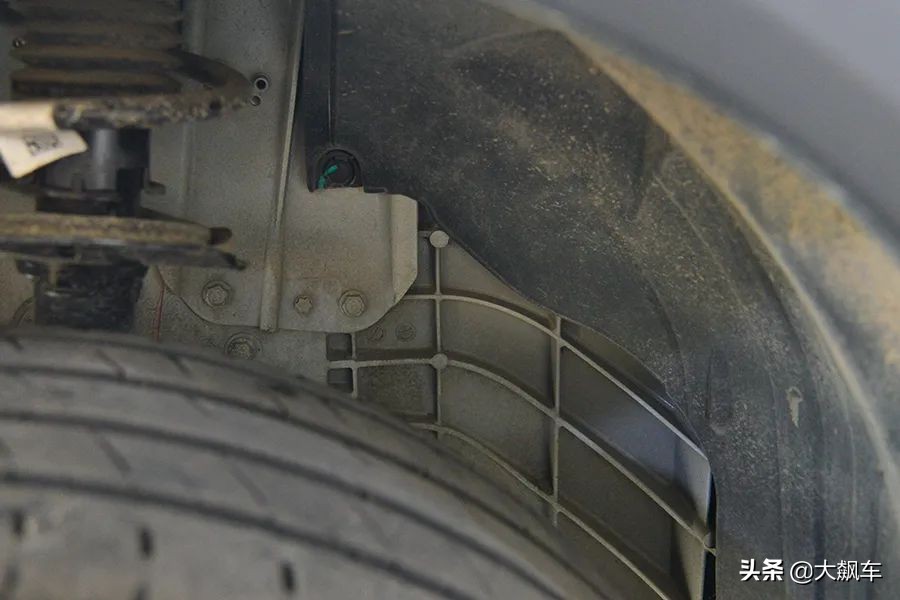 避震漏油了是不是就没有用了,避震漏油后可以维修吗