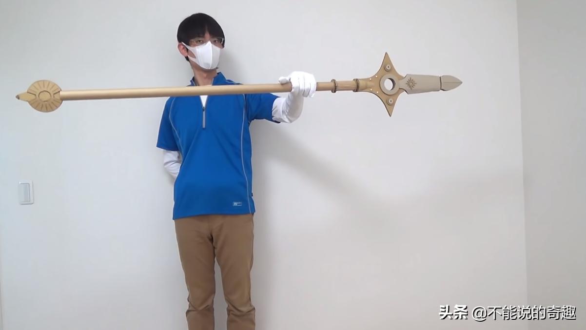 大隐隐于市！日本高玩用纸箱自制各种可变换形态道具，走红网络