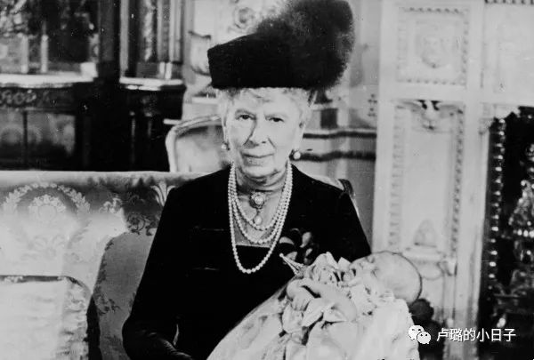 英国女王胸针高档轻奢,女王最贵胸针排行榜