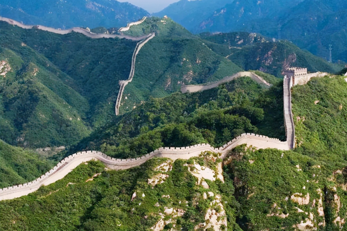 毛主席登上六盘山后,写下一首《清平乐》,全词大气磅礴雄浑豪放