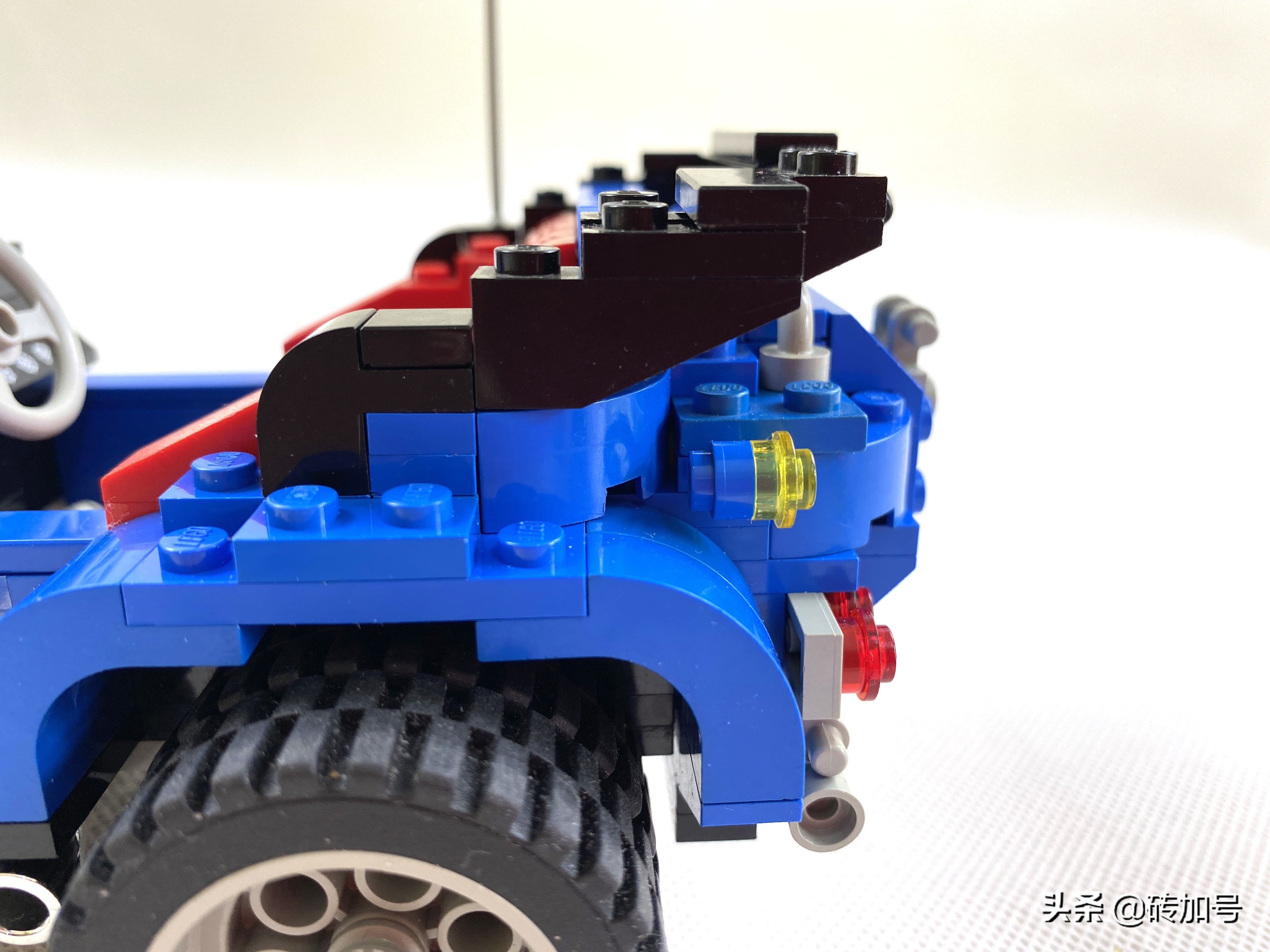 乐*官高**方出的少数几辆HotRod,借5541蓝色狂怒揭开尘封的模型小组