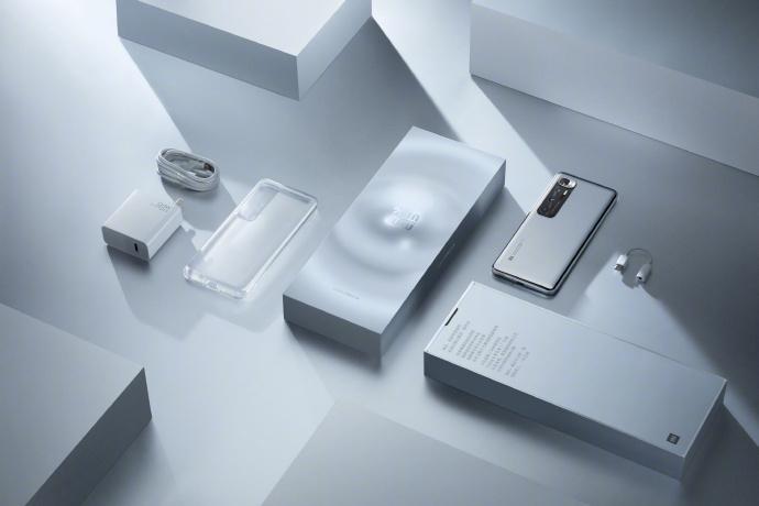 rog游戏手机3支持5g,rog游戏手机3买哪个配置