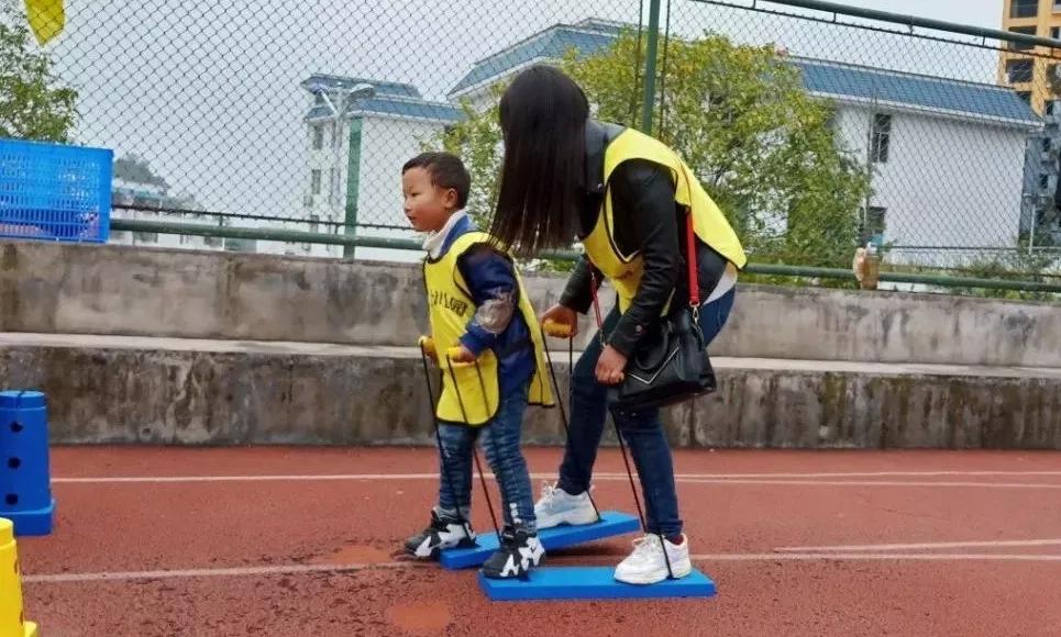 幼儿园秋季运动会特色游戏,幼儿园秋季运动会大型游戏