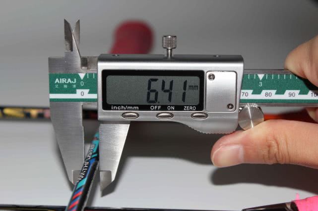 进攻型羽毛球拍推荐排行榜前十名,快速进攻高端羽毛球拍推荐