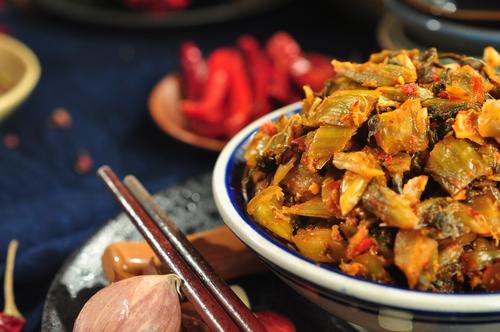 吃腌菜,有助于提高我们身体战胜疫情的免疫力?文/王珉