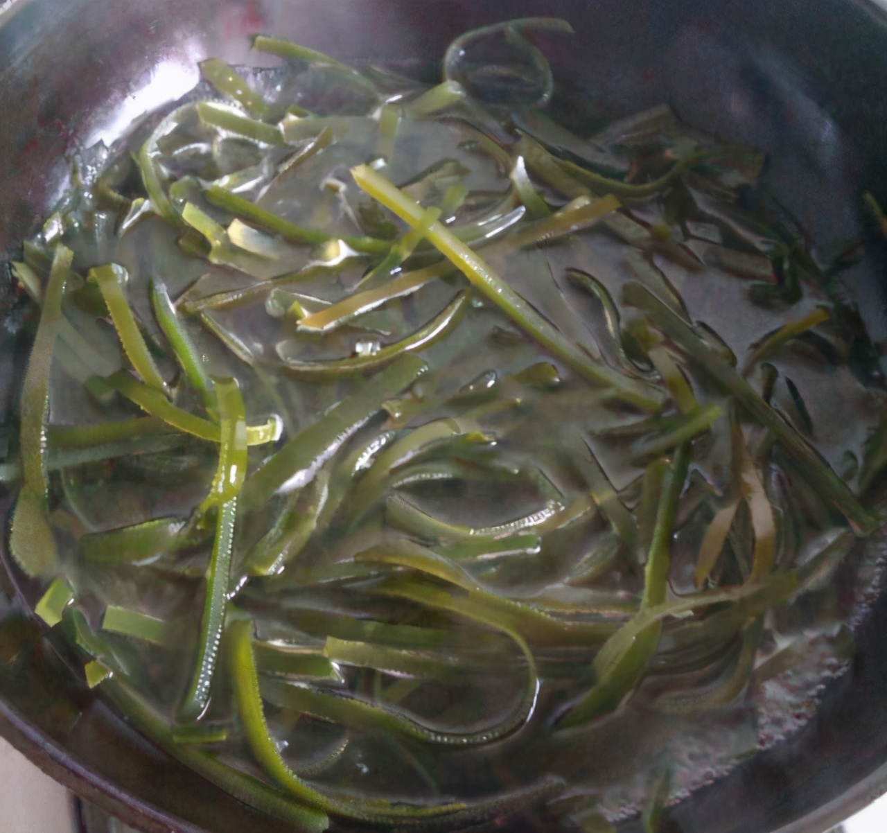 海带丝的家常做法凉拌海带丝,凉拌海带丝不泼油做法