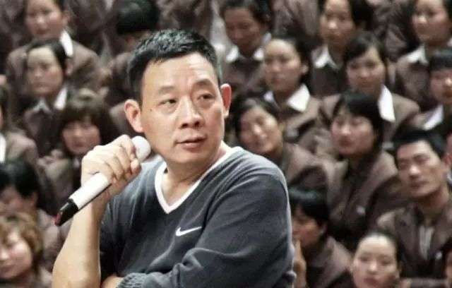 穷小伙起家卖水果年赚127万元,穷小子靠打拼成了亿万富翁