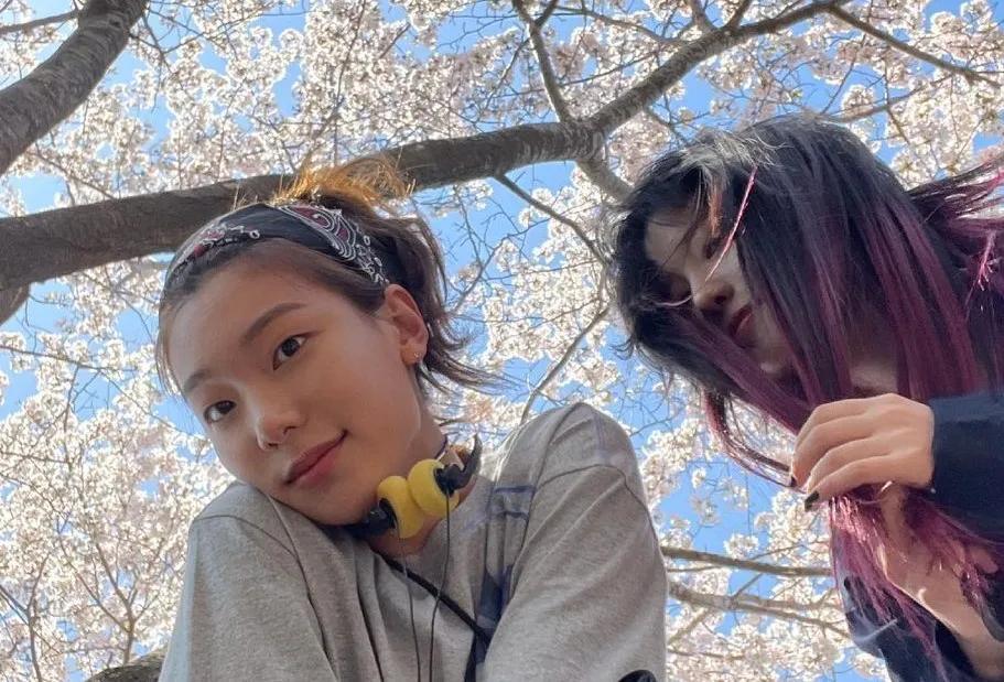 这个被嘲矮的超模火了！一脸硬伤，为啥还被Dior、Prada抢着宠？