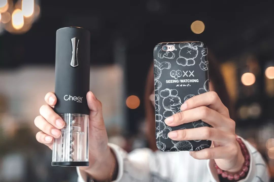 喝红酒醒酒好慢,春节一定用到的开红酒妙招