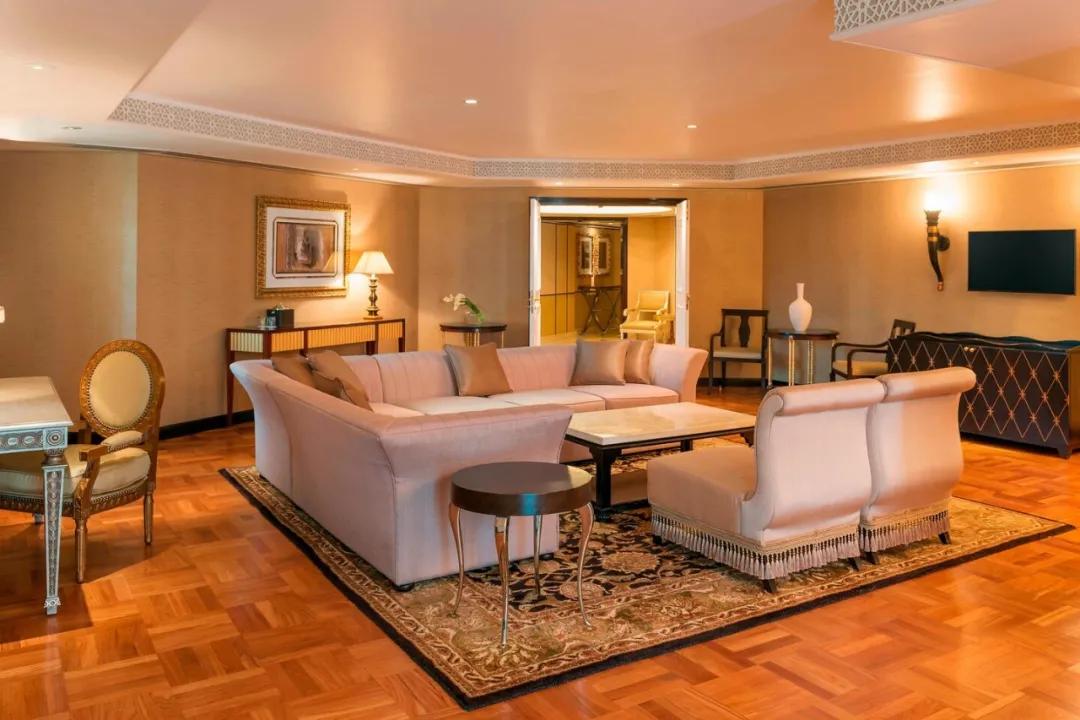 阿布扎比沙漠野奢水疗度假酒店,阿布扎比喜来登酒店