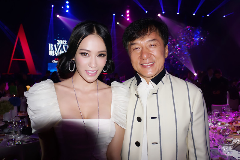 47岁最美瑜伽教练,世界最漂亮瑜伽教练