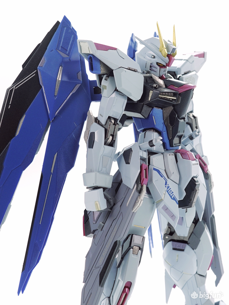 自由高达手办2.0成品,mb自由高达2.0对比1.0