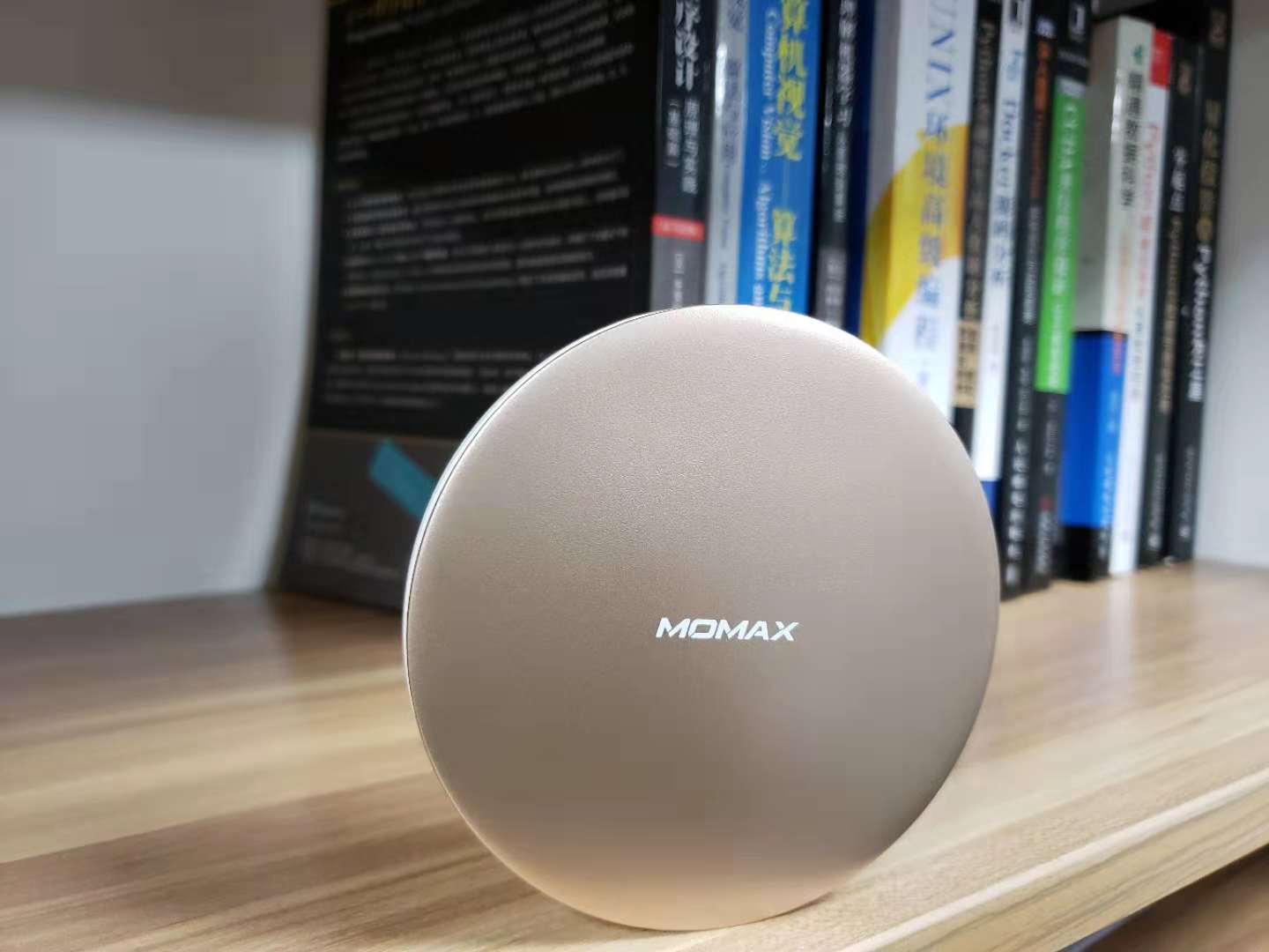 momax无线充电,momax苹果18w快充