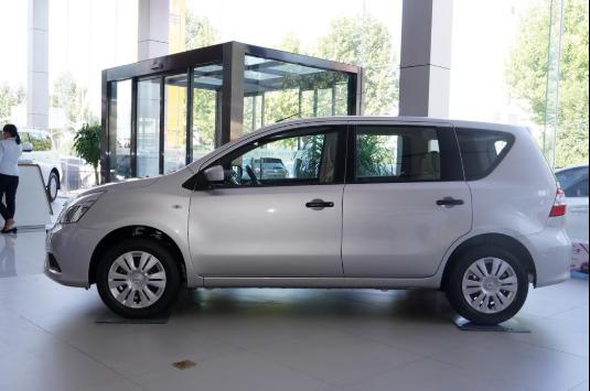 2018年日产骊威1.6手动挡,2015款骊威1.6cvt试驾