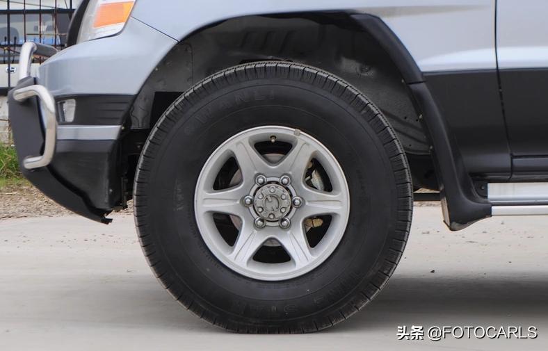 新款国产普拉多越野视频,猎豹q6和普拉多性能