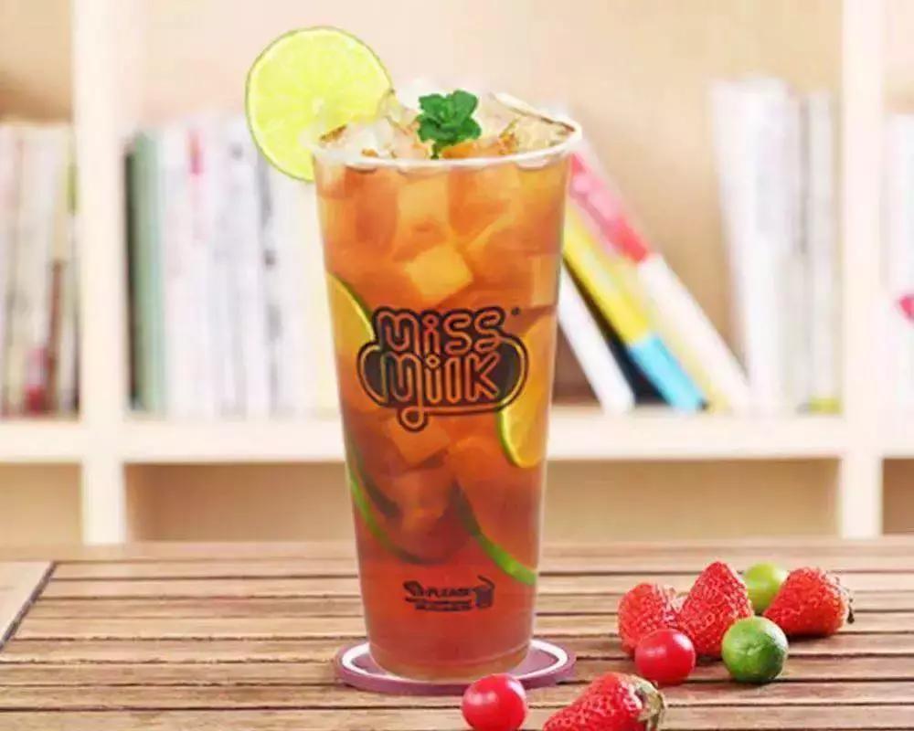 尝一口甜酸奶,尝一口酸奶