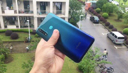 vivoz5x全面详细评测,美得不像千元机vivoz5x精美体验