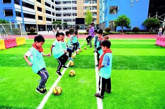 想踢球去哪踢啊,想踢球去哪里找朋友