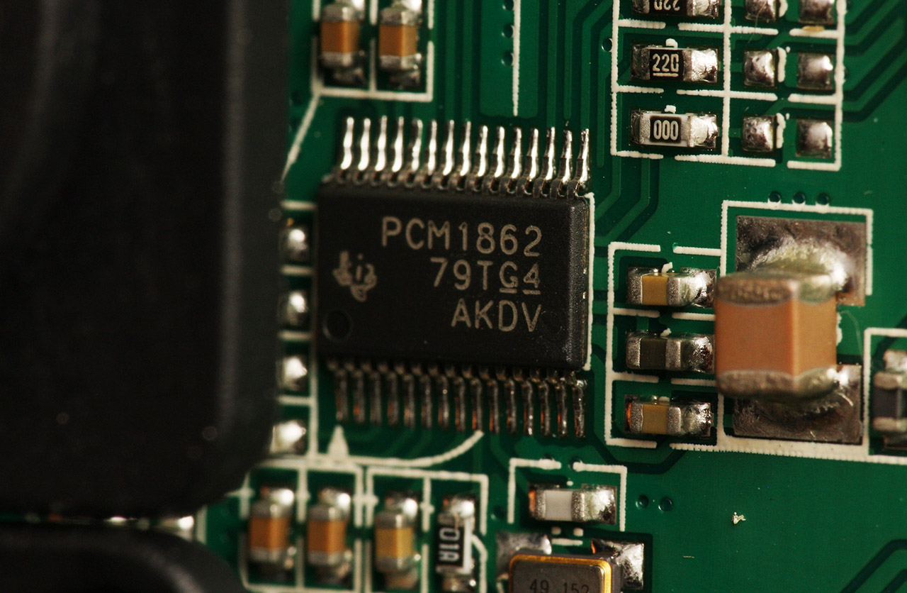 支持wifi投放的音箱,惠威m5a三分频高保真有源音箱