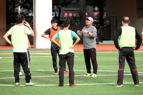 足球教练心酸经历,前国脚现状