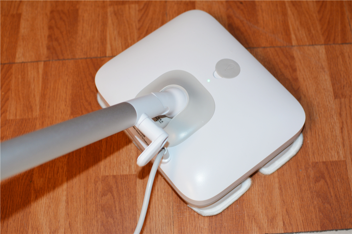 小米有品众筹上线洒哇地咔蒸汽拖把,即拖即干,性价比超高