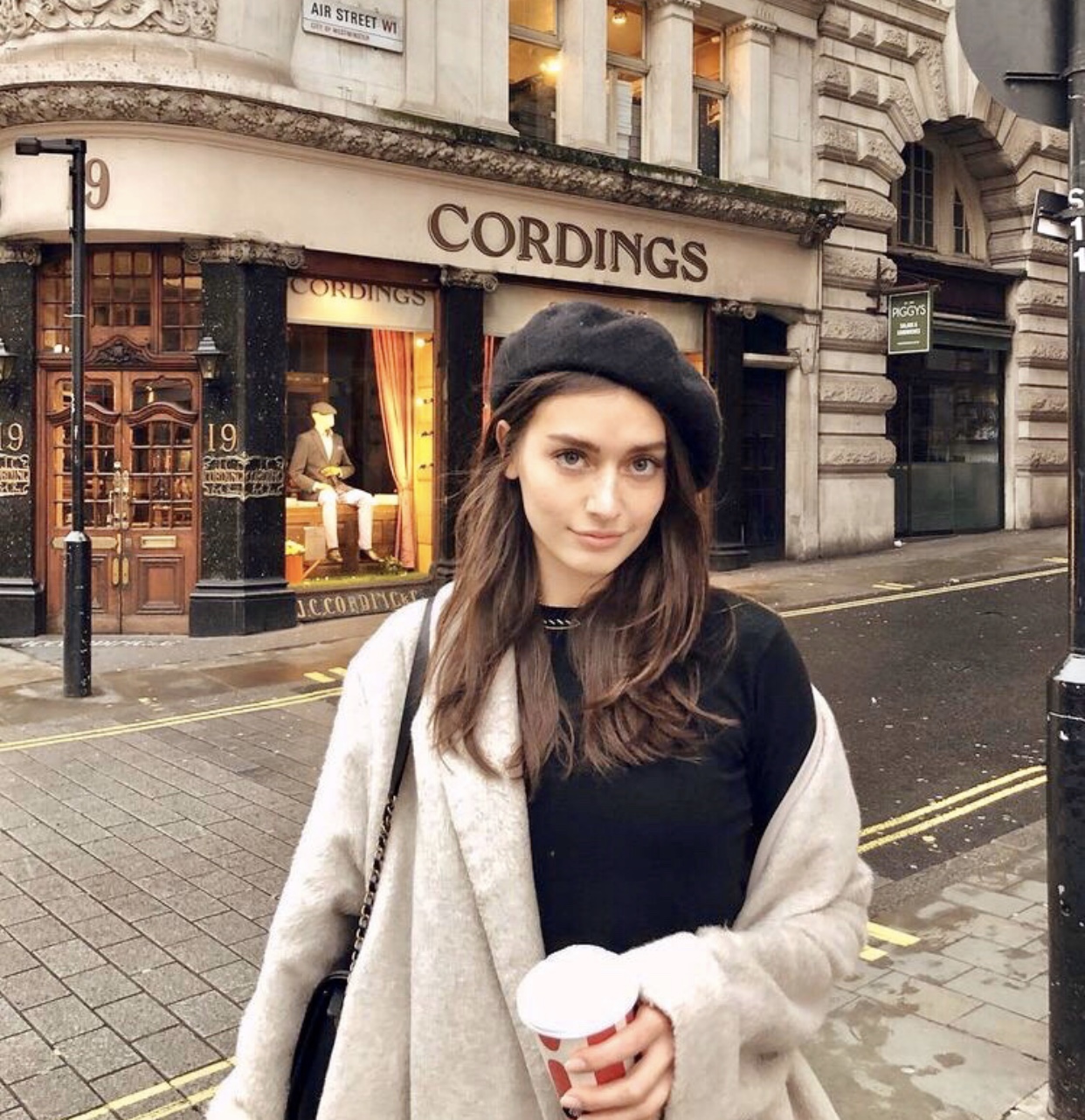 怎么样选择适合自己的帽子显脸小,如何挑一款合适的帽子