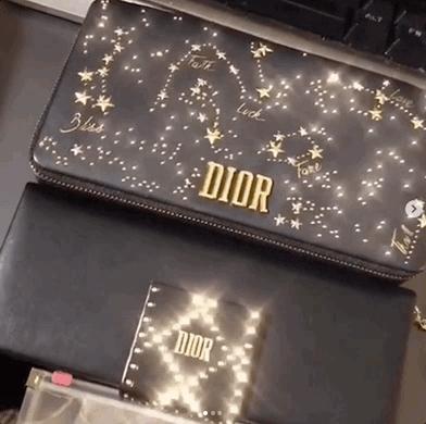 都坐等赵丽颖官宣怀孕？代购却盯着她背后这波流量……