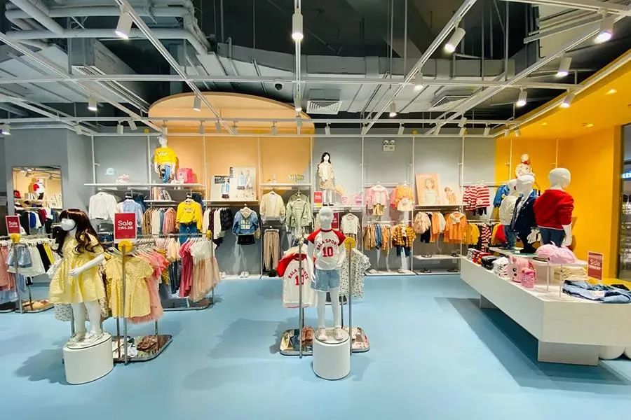 巴拉巴拉品牌实体店,巴拉巴拉万达形象