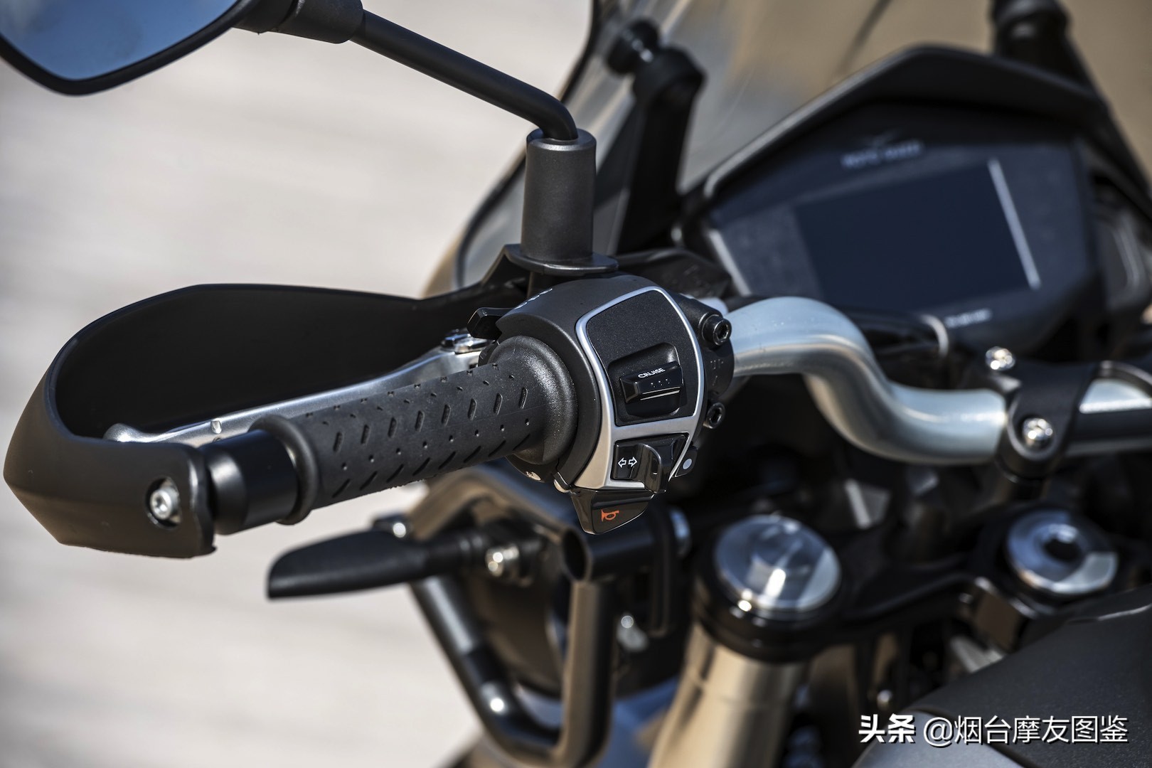 摩托古兹adv试驾,复古车与adv