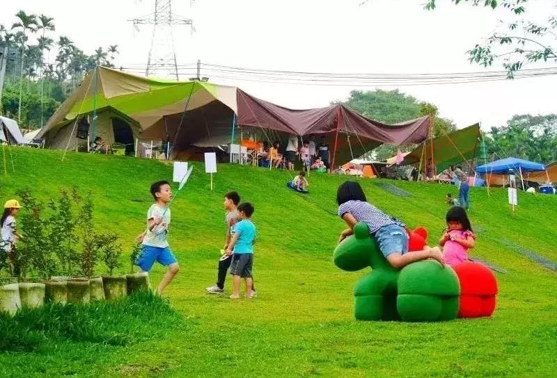 小猪佩奇去露营中英文字幕,小猪佩奇告诉了我们什么道理