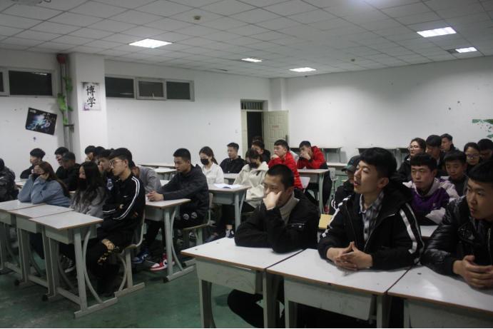 男生上中专学什么职业比较有前途,中专热门专业男生