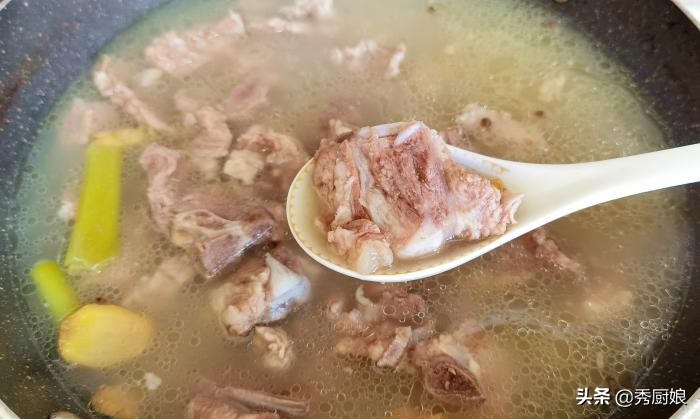 炖排骨汤直接下锅就错了,炖排骨先放了水了怎么办