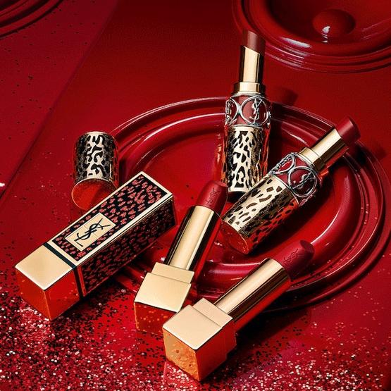 让YSL成为时尚圈“黑*片鸦**”的，竟是一位超懂女人的*男美**子