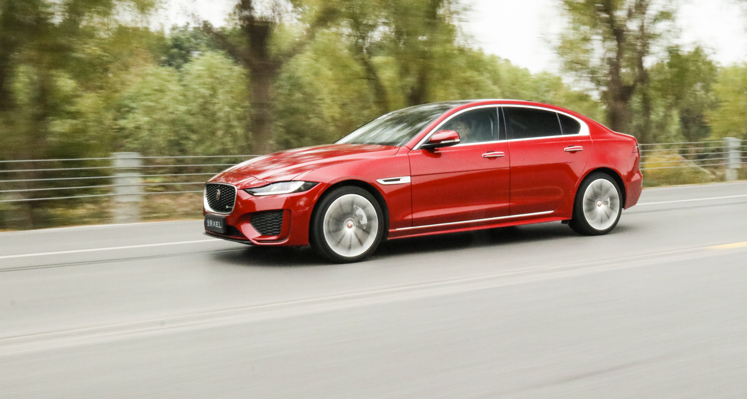 捷豹xel宝马3系性能测试,捷豹xel2021款豪华运动落地价