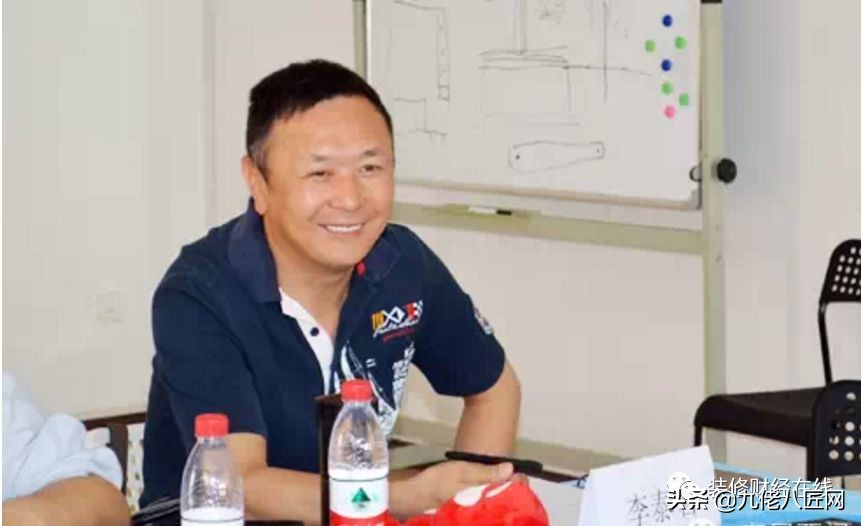 诗人，摄影师，这个装修公司老板不正经