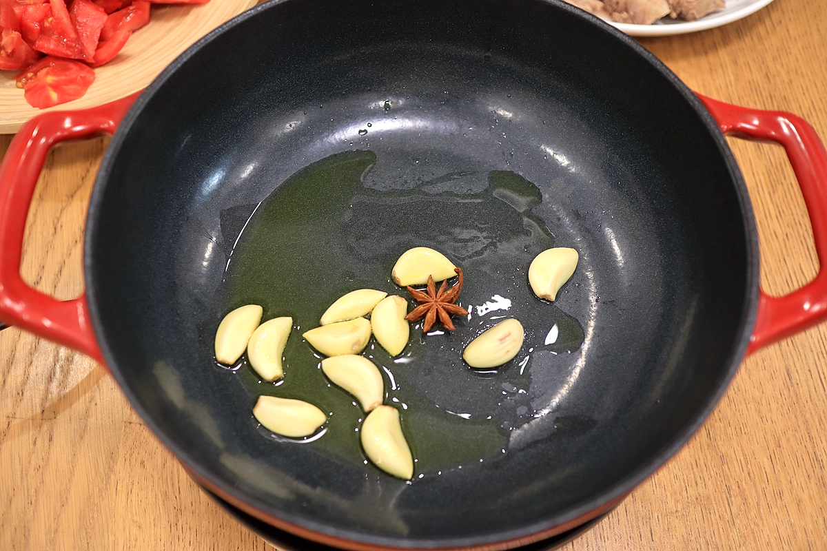 清炖牛肉的最正宗炖法番茄炖牛肉,番茄炖牛肉爽口营养味美开胃