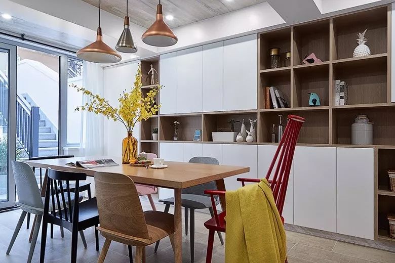 定制餐边柜子不显压抑,定制餐边柜留空