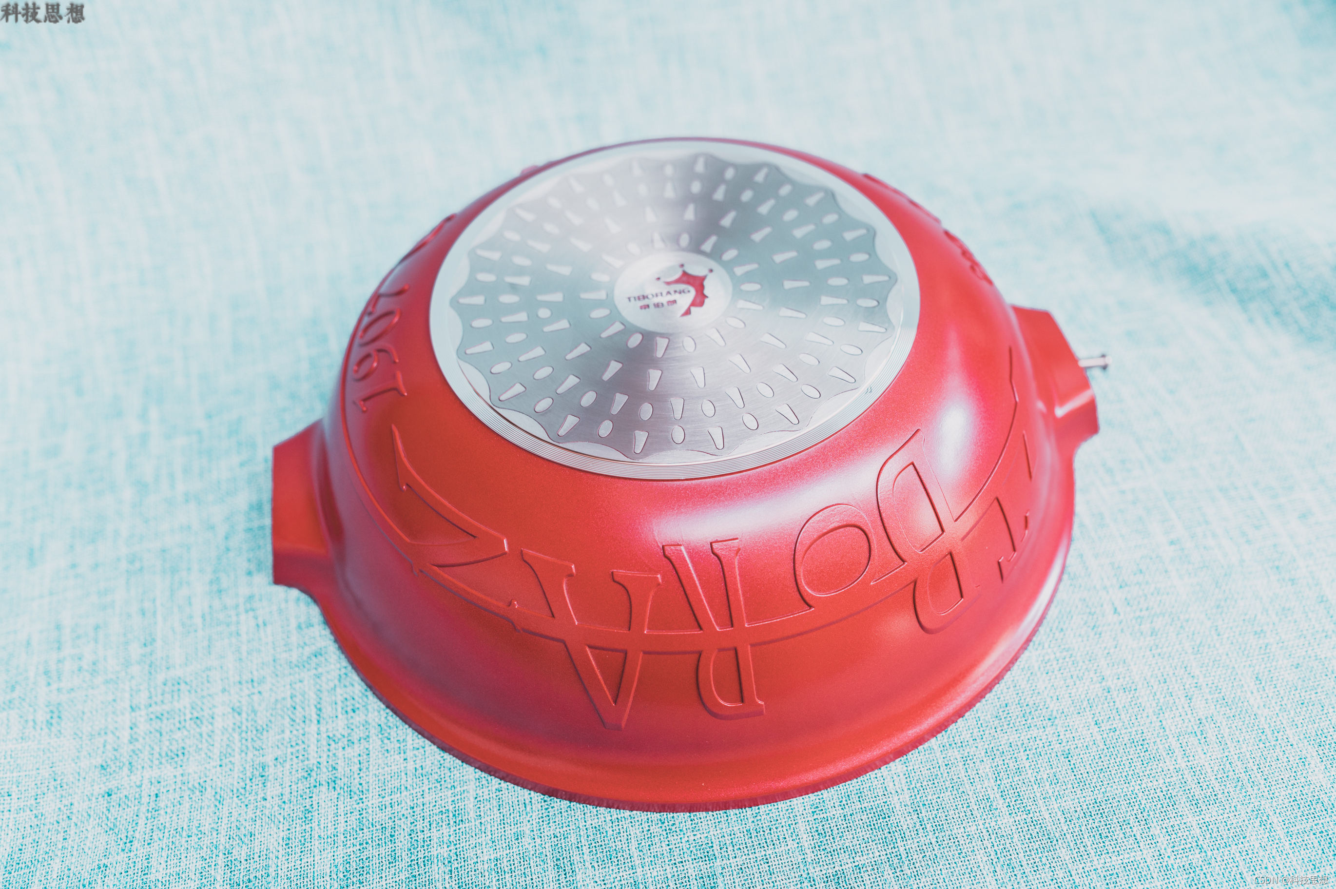 一擦就干净的平底锅，功能还真不少，帝伯朗菲尼雅浮雕钛钻不粘锅