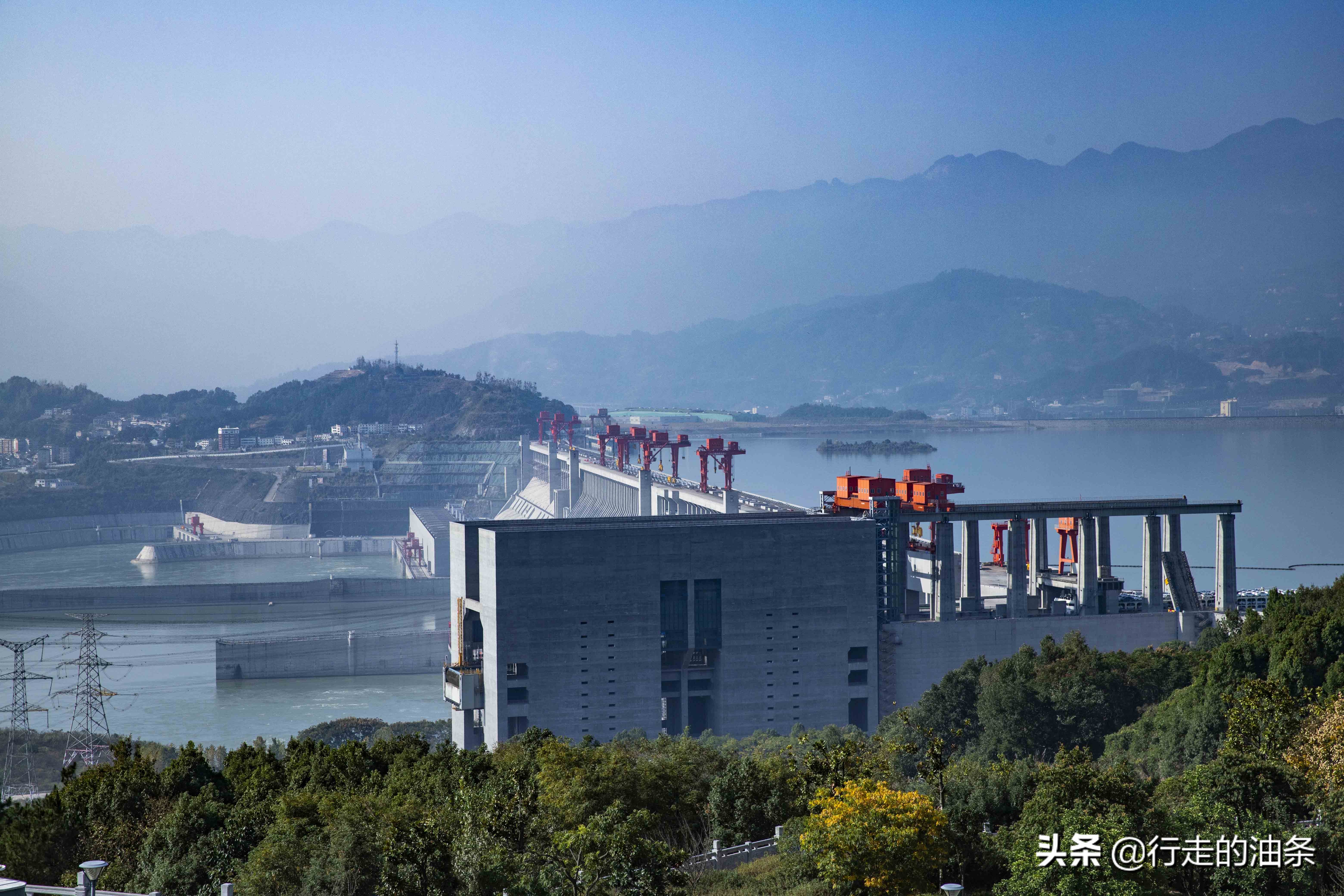 三峡大坝屈原故里视频,屈原的故里三峡大坝