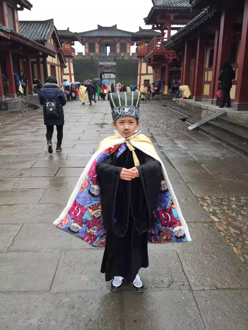 月亮姐姐变装秀视频,月亮姐姐穿衣裳视频