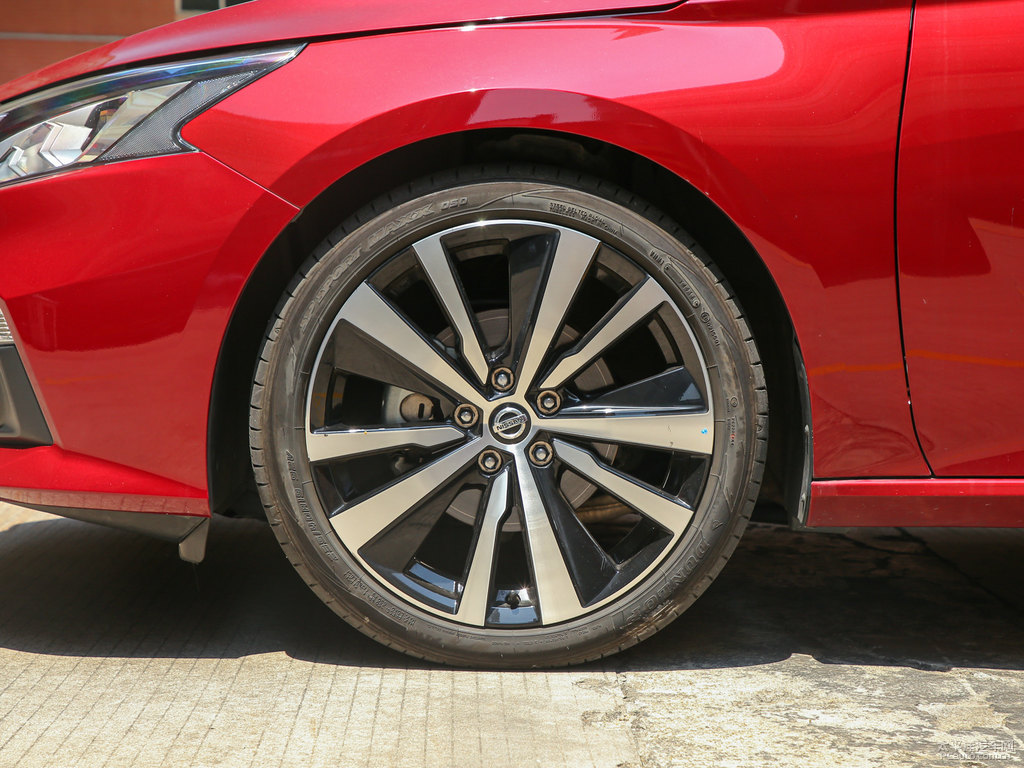 2020日产天籁altima极限测试,文武双全的日产天籁altima