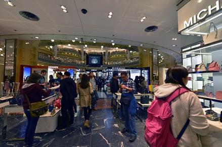 双11唯品会和天猫哪个便宜,双11被外媒热议美国超市没货卖