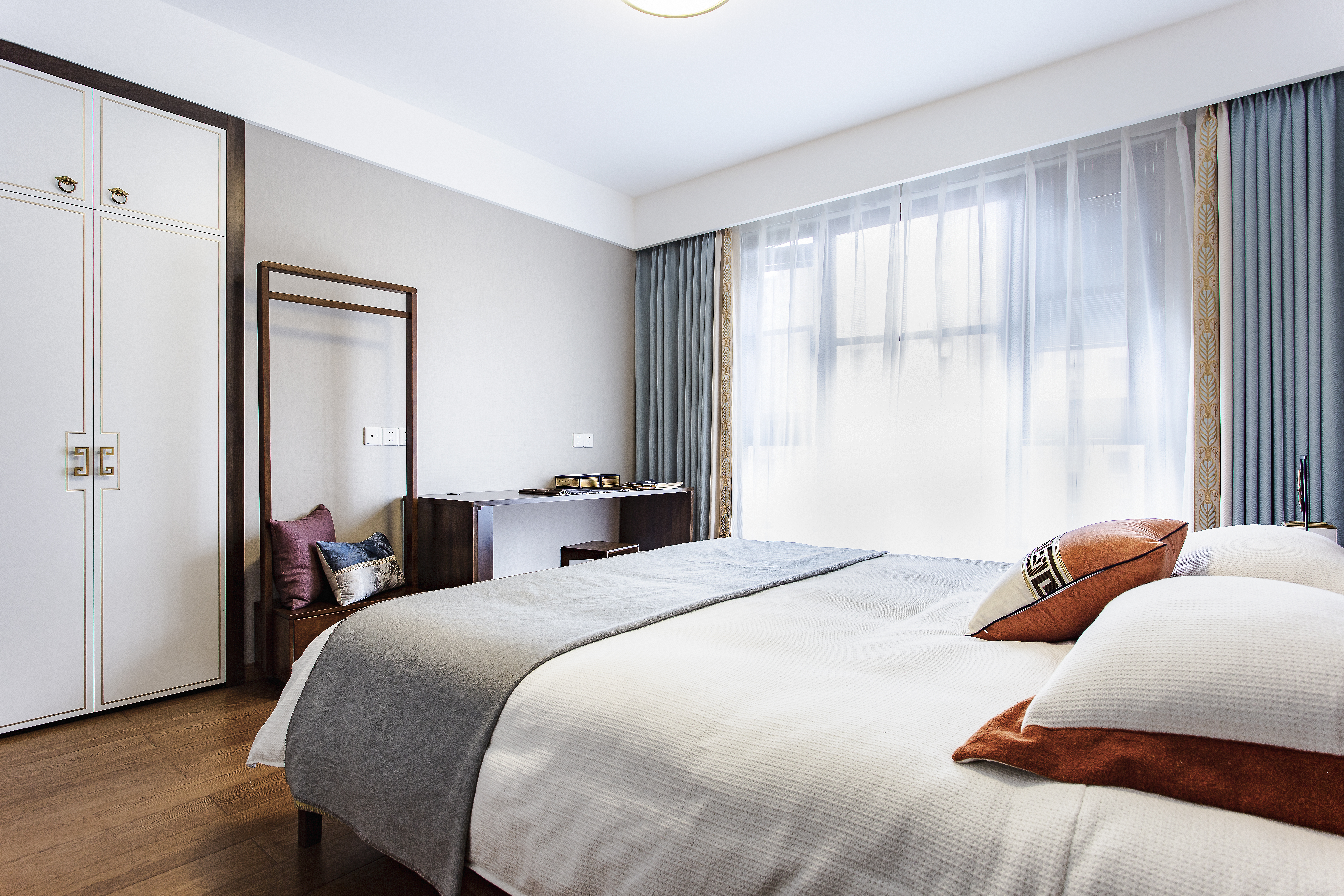 绿都万和城阳湖郡装修设计,金孔雀设计